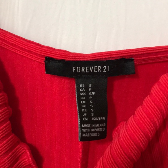 Red dress - Picture 3 of 3